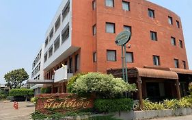 โรงแรมพิณ